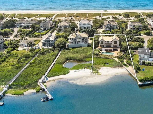 218 Dune Rd, Westhampton Beach, NY 11978