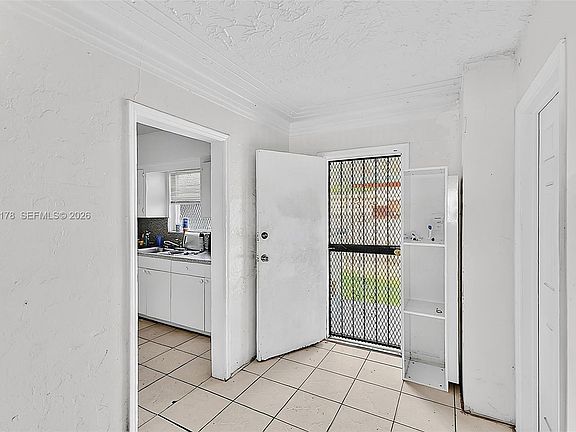 5th image of 2525 NW 50th St
