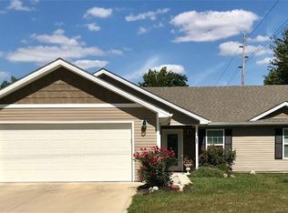 946 York Rd, Scottsburg, IN 47170