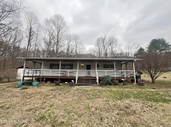 723 Charles Young Rd, Walland, TN 37886