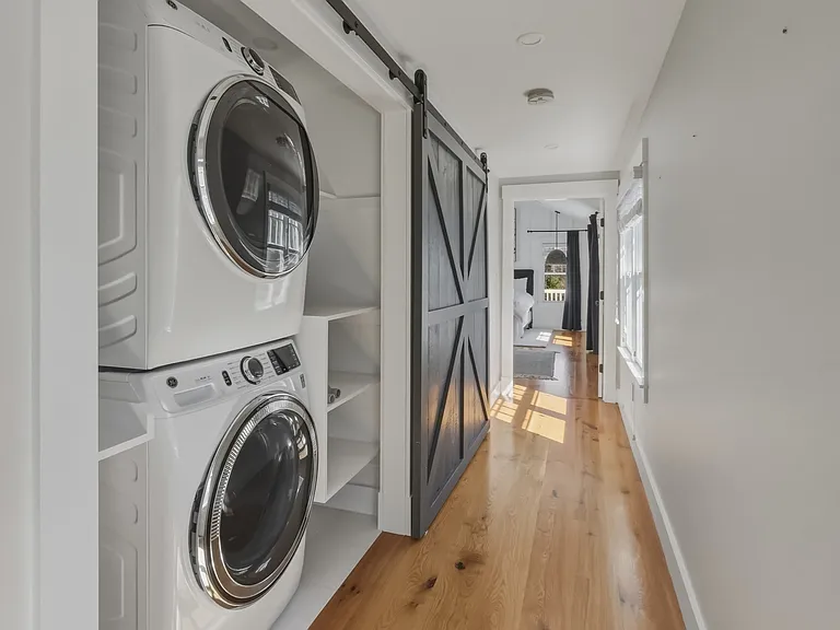 235 Brook St #2B — Photo 8