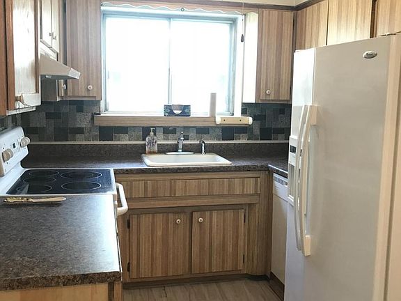 2nd image of 840 Vincent Ave