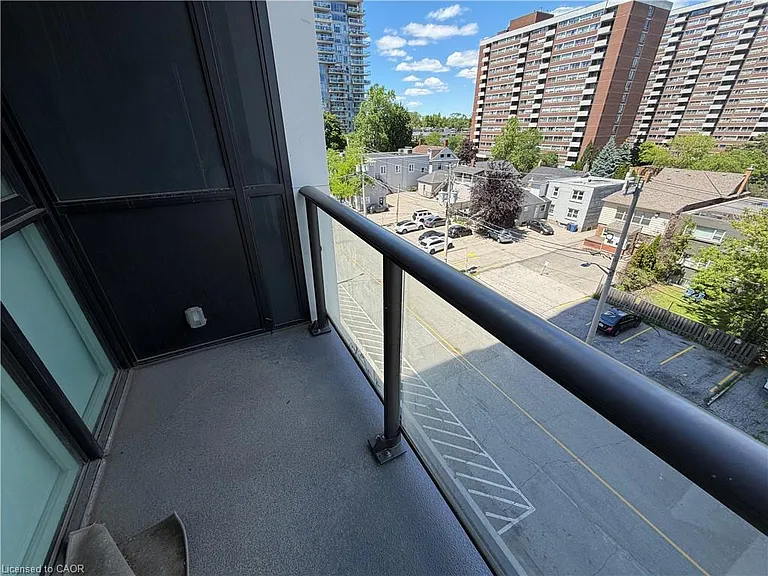 2007 James St #403 — Photo 9