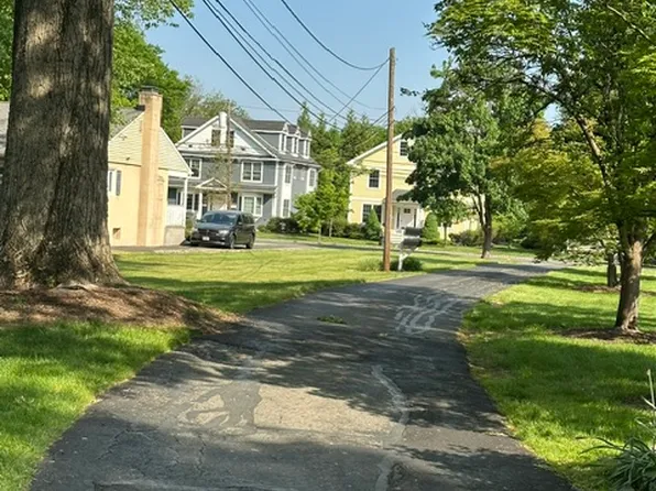 72 Central Ave #2A, Madison, NJ 07940