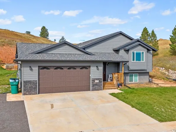 2575 Glenn Dr, Sturgis, SD 57785