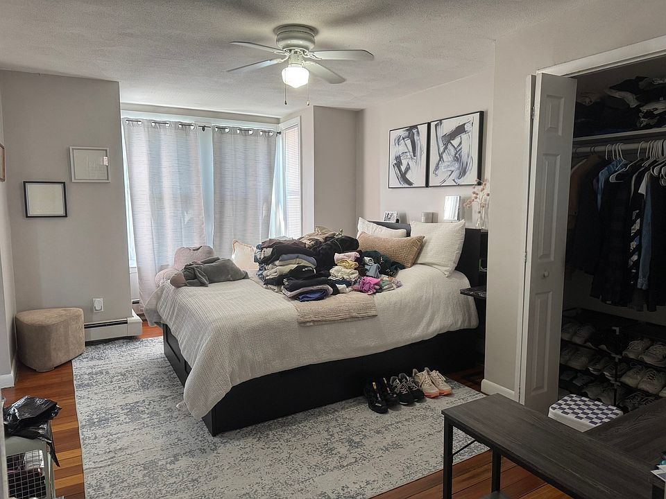1st image of 137 Havre St APT 3