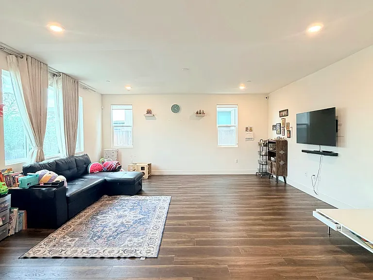 5338 Frisanco Way — Photo 7
