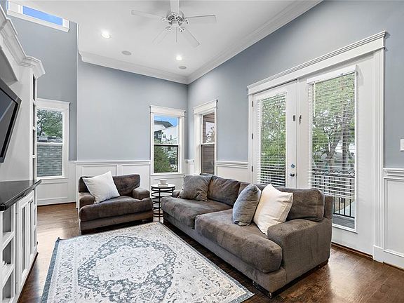 4th image of 1322 Beachton St