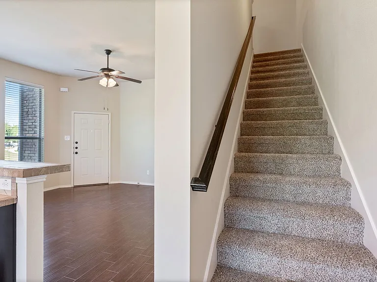 339 Orbit Dr — Photo 8