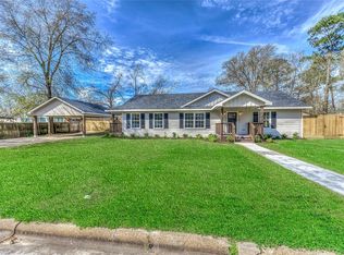 711 N Oakhurst Dr, Livingston, TX 77351