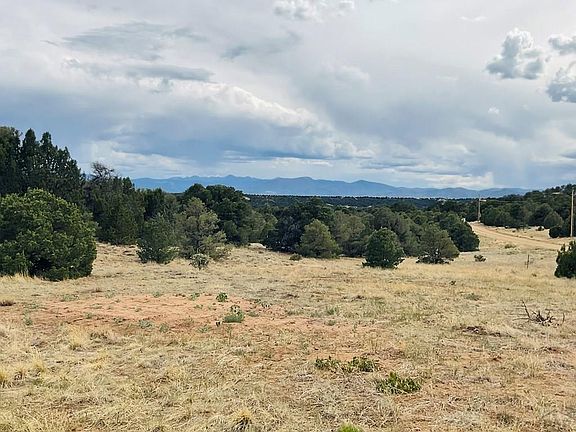 5th image of 17 Navajo Rd