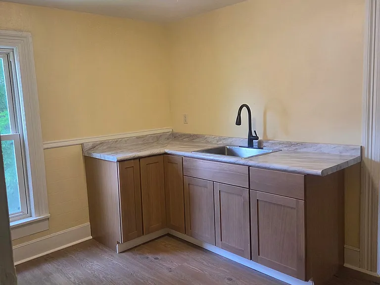29 Adams St #3 — Photo 5