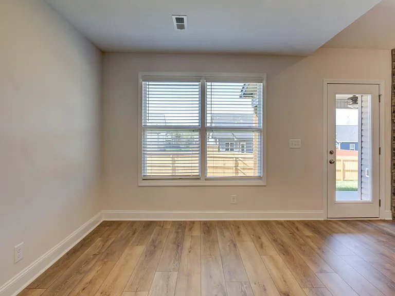 196 Donegal Dr — Photo 34