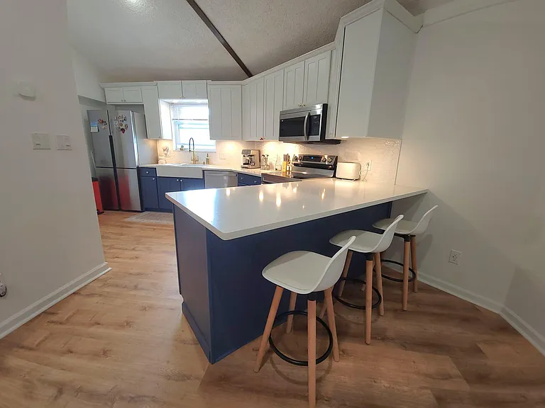 Tulip Ln — Photo 18