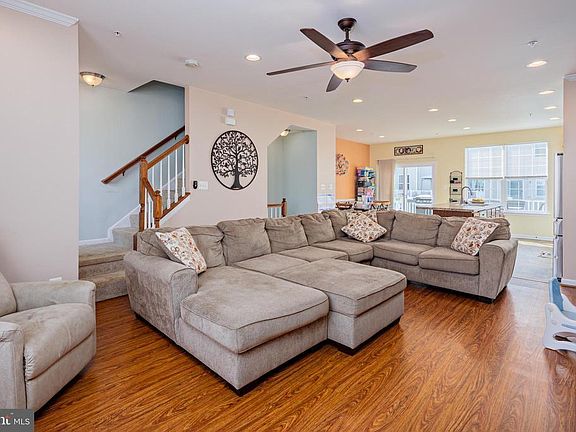 2nd image of 7713 Town View Dr