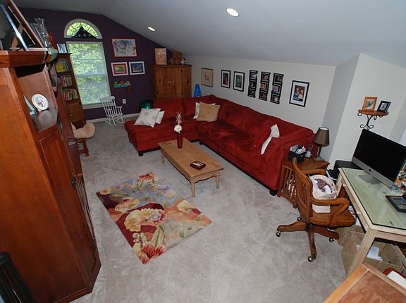 5th image of 100 Ginko St APT 302