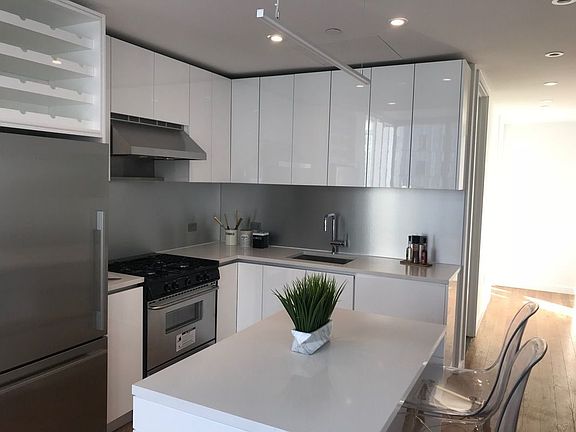 2nd image of 436 Albee Sq APT 27D