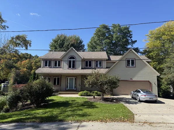 5525 Bauers Dr, West Bend, WI 53095