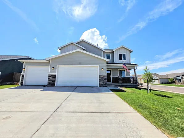 1806 Painted Horse Trl, Laramie, WY 82070