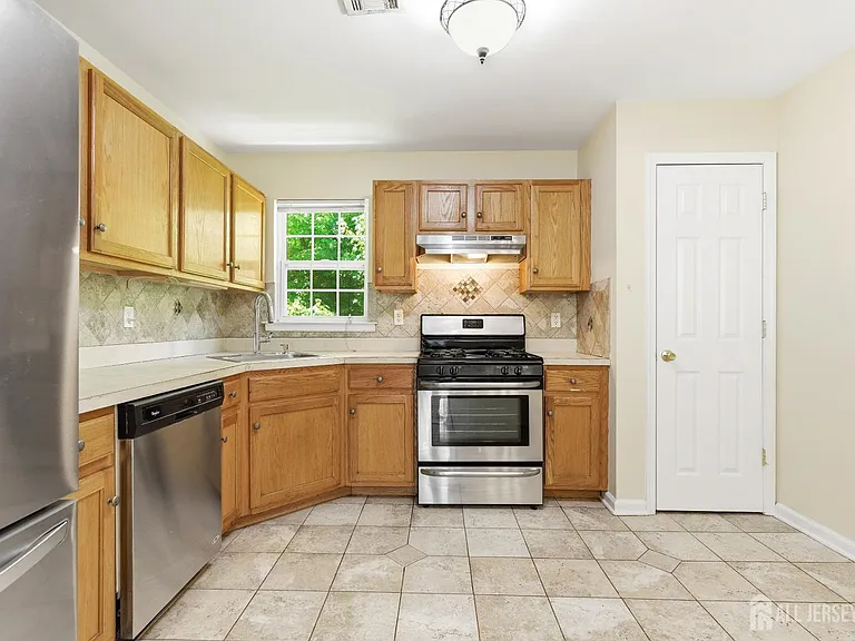 141 Forest Dr #141 — Photo 7