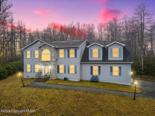 107 Hiawatha Ct, Long Pond, PA 18334