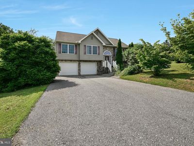 1223 Running Deer Dr, Auburn, PA, 17922