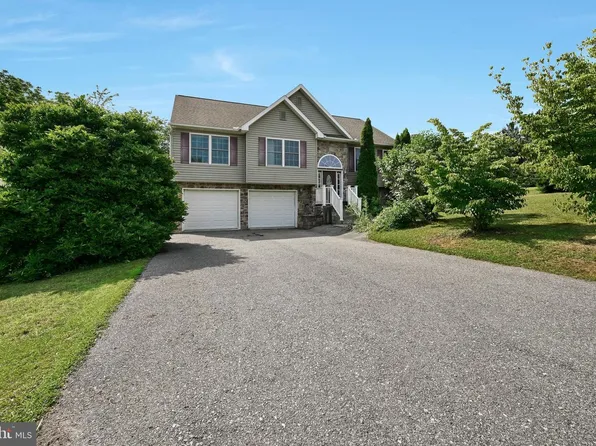 1223 Running Deer Dr, Auburn, PA 17922
