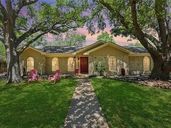 2806 Cherry Creek Cir, Bryan, TX 77802