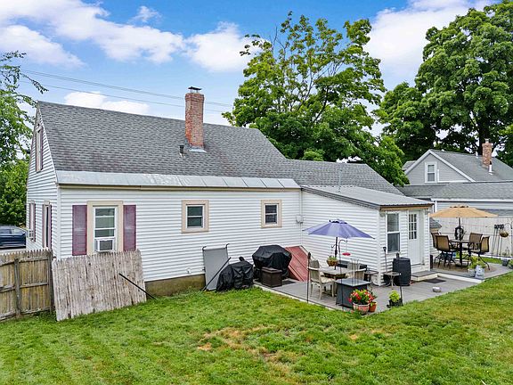 4th image of 403 Pembroke Street