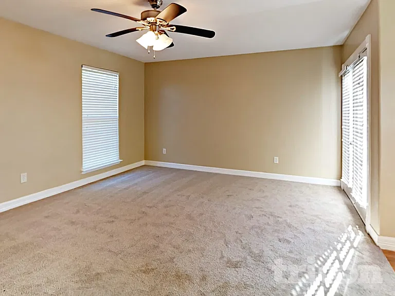 1715 Evesham Dr — Photo 16