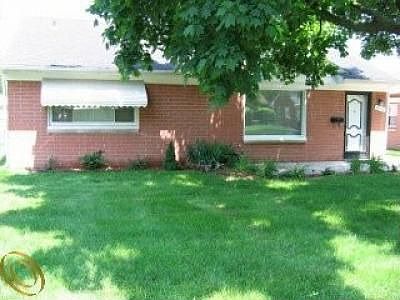 2nd image of 28528 N Clements Cir