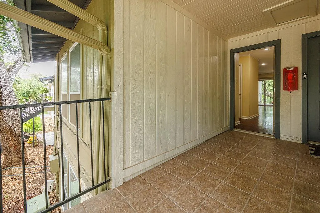 100 Lorenz Rd — Photo 2