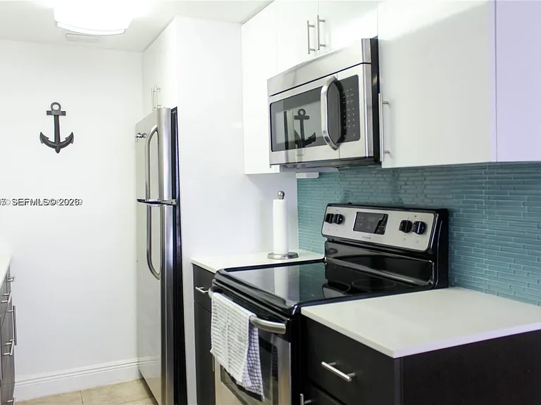 2350 NE 135th St #507 — Photo 7