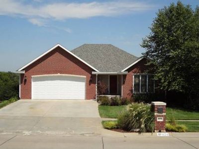 824 Brierwood Dr, Manhattan, KS, 66502