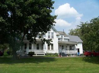 17 Highland Ave, Houlton, ME 04730
