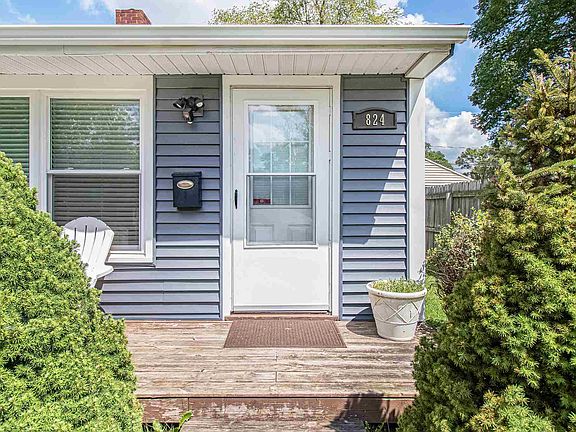 3rd image of 824 Northwood Dr
