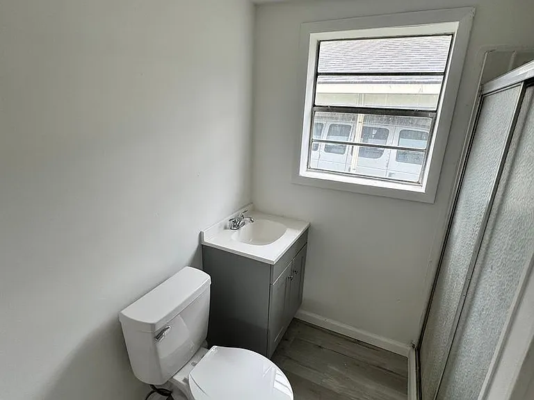 105 S Claxton Ave — Photo 5
