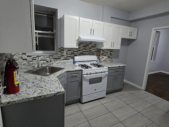 4th image of 310 14th Ave APT 5