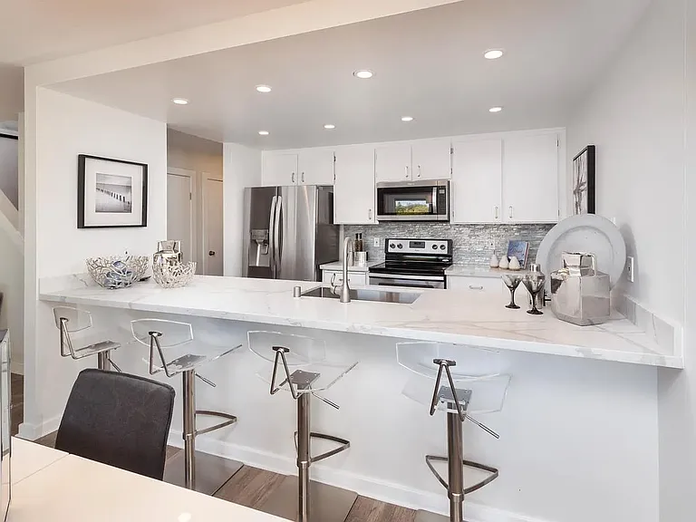 Kitchen Island (furniture not included)