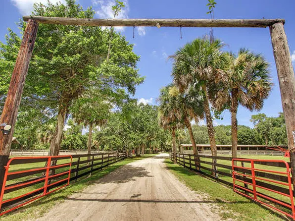 2833 F Road, Loxahatchee Groves, FL 33470