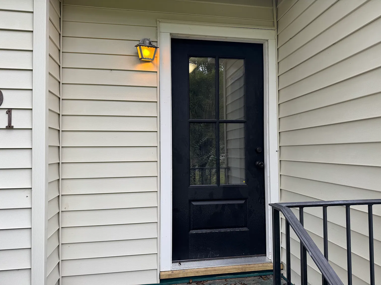 3 bed, 1.5 bath, 1304 sqft, $1,750 — Photo 3