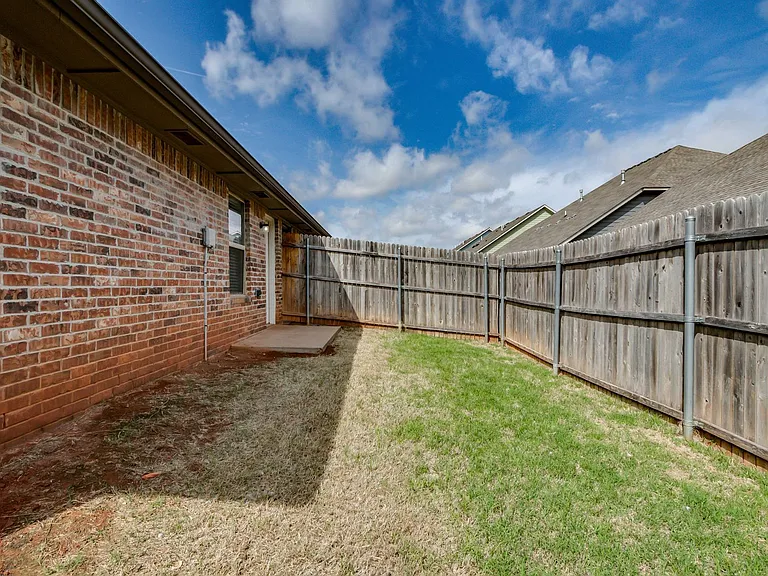2149 Buena Vida Ln — Photo 36