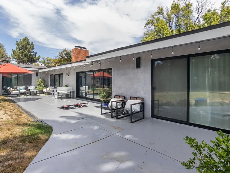 4821 Heaven Ave — Photo 38