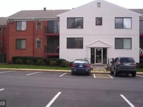 125 Clubhouse Dr SW Unit 8, Leesburg, VA 20175
