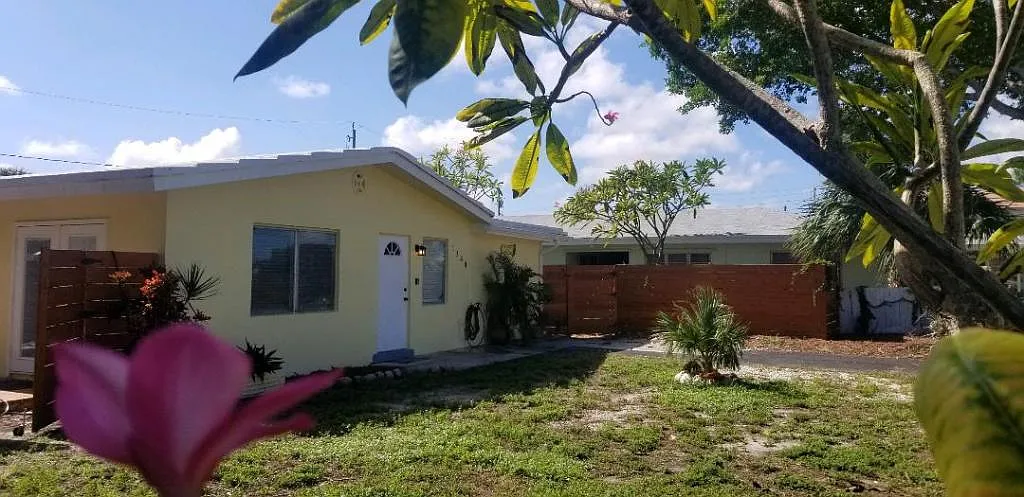 1340 SE 2nd st. Deerfield Beach FL 33441 — Photo 1