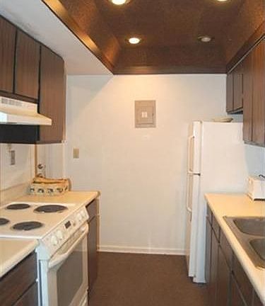 4th image of 47 Berkshire Ct