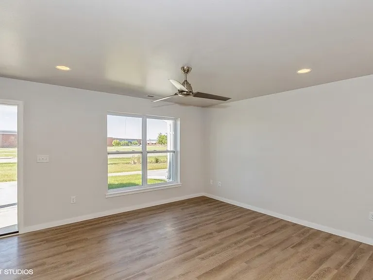 2231 Saint Andrews Dr — Photo 6