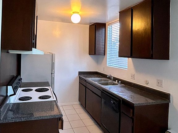 2nd image of 400 S Oxford Ave #1