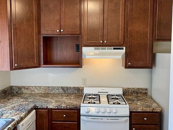 3rd image of 2100 Pleasant Ave #301