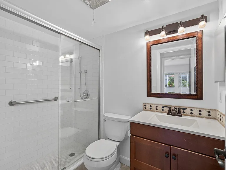 18081 SE Country Club Dr #9-83 — Photo 6